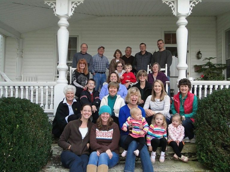 Cousins Reunion 2011 group on steps of B&B